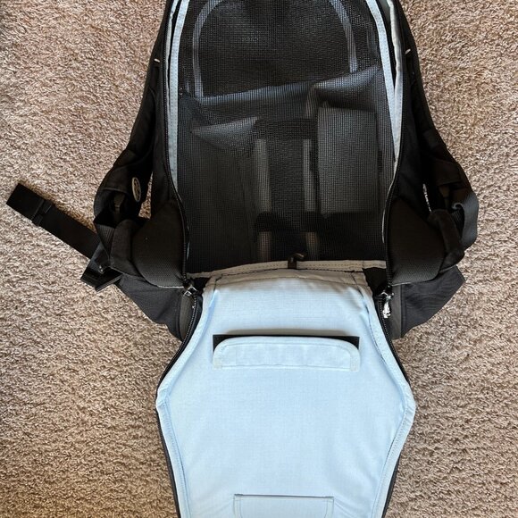 Crumpler Whickey and Cox Backpack (Grey) - Picture 7 of 7